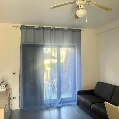 Anno Zero Sweet House *